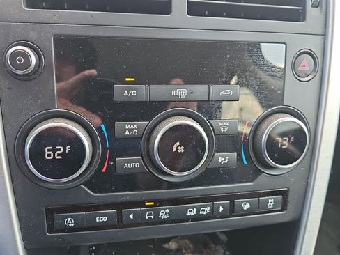 Used 2018 Land Rover Discovery Sport SE AWD/4WD image 16