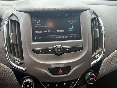 Used 2017 Chevrolet Cruze LT w/ Convenience Package FWD image 12