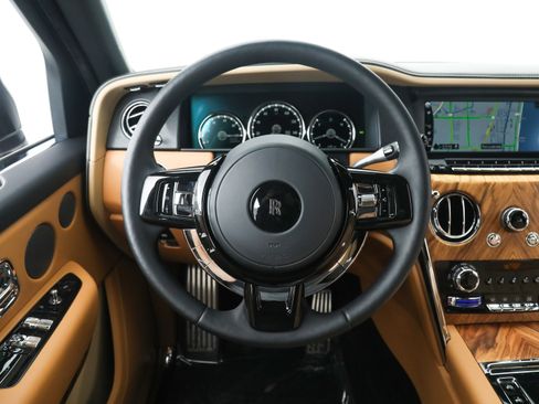 Used 2022 Rolls-Royce Cullinan image 30