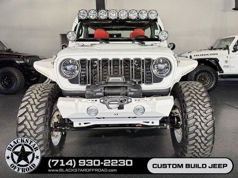 Used 2025 Jeep Wrangler Unlimited Rubicon AWD/4WD image 15
