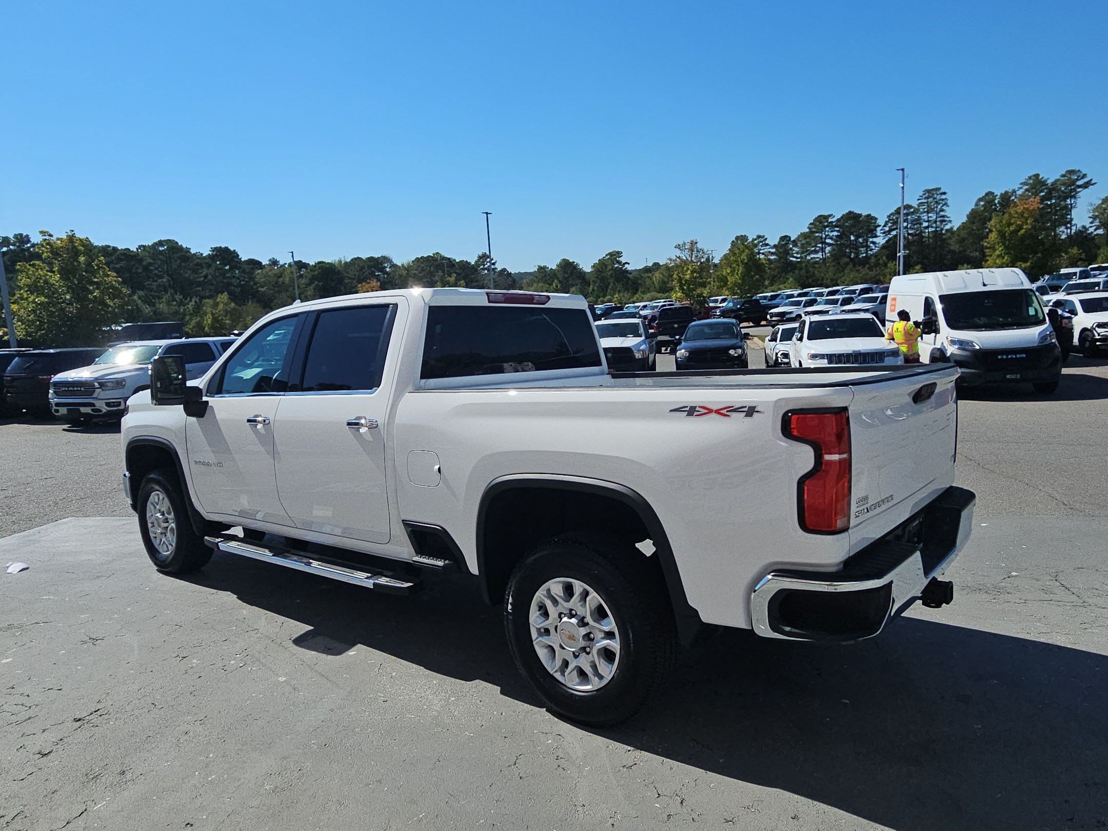 Used 2026 Chevrolet Silverado 2500 LTZ AWD/4WD image 5