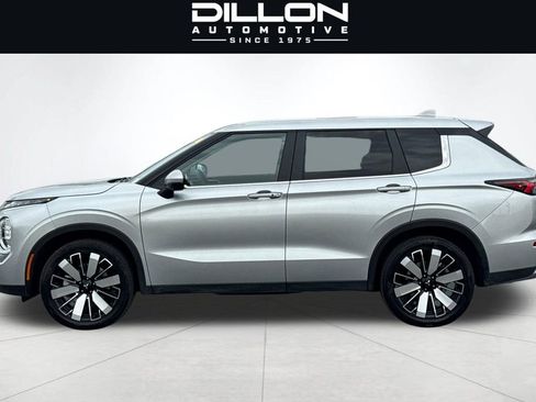Used 2025 Mitsubishi Outlander SE AWD/4WD image 7