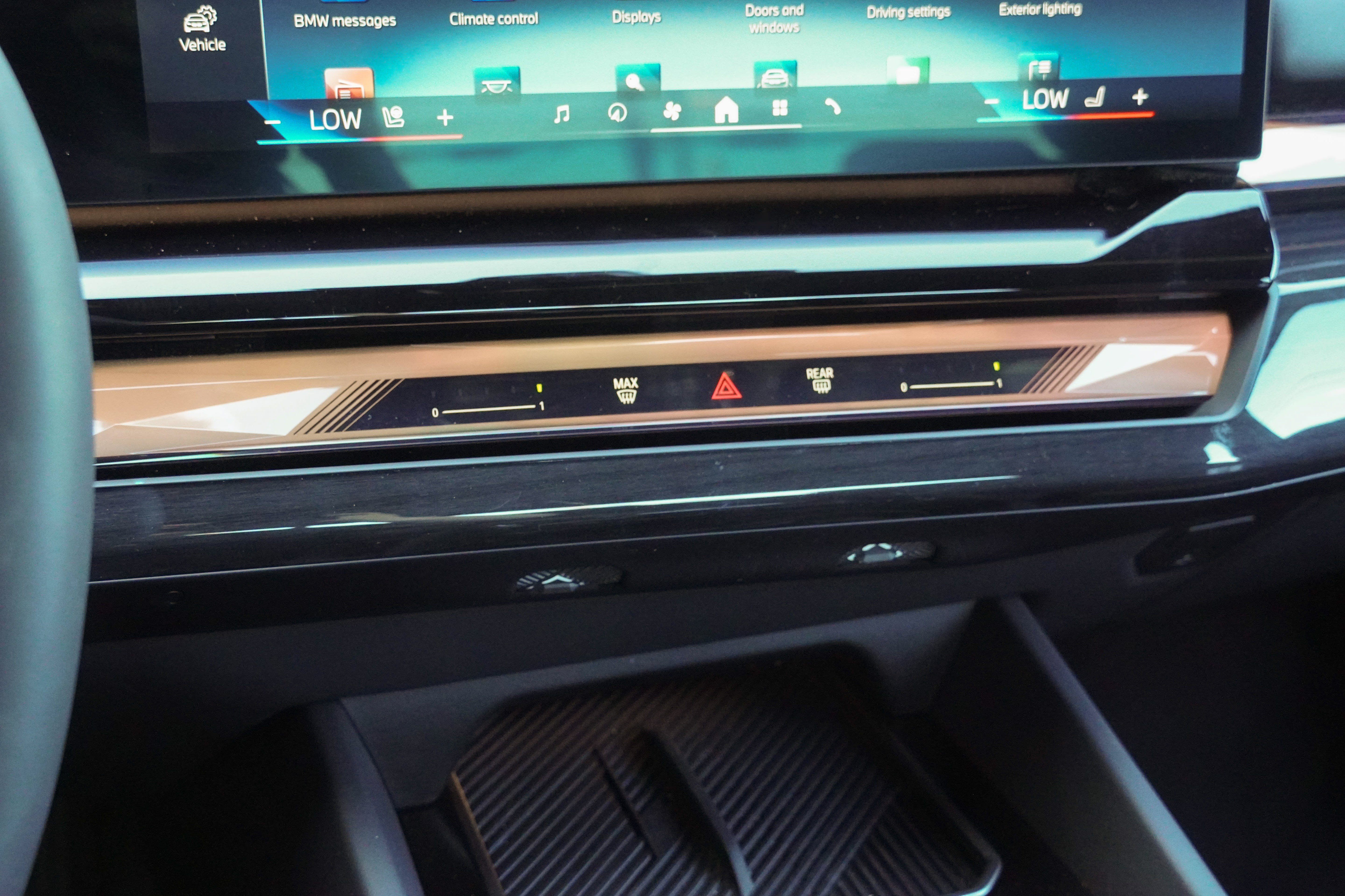 Certified 2025 BMW 540i xDrive AWD/4WD image 25