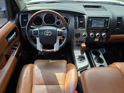 Used 2017 Toyota Sequoia Platinum RWD image 12