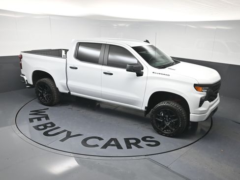 Used 2025 Chevrolet Silverado 1500 Custom w/ Turbomax Blackout Package AWD/4WD image 33