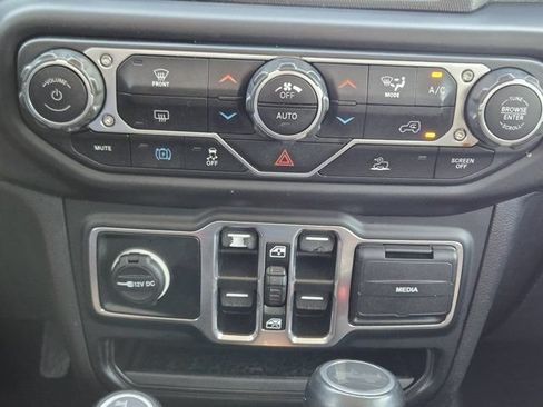 Used 2023 Jeep Wrangler Unlimited Sahara AWD/4WD image 20