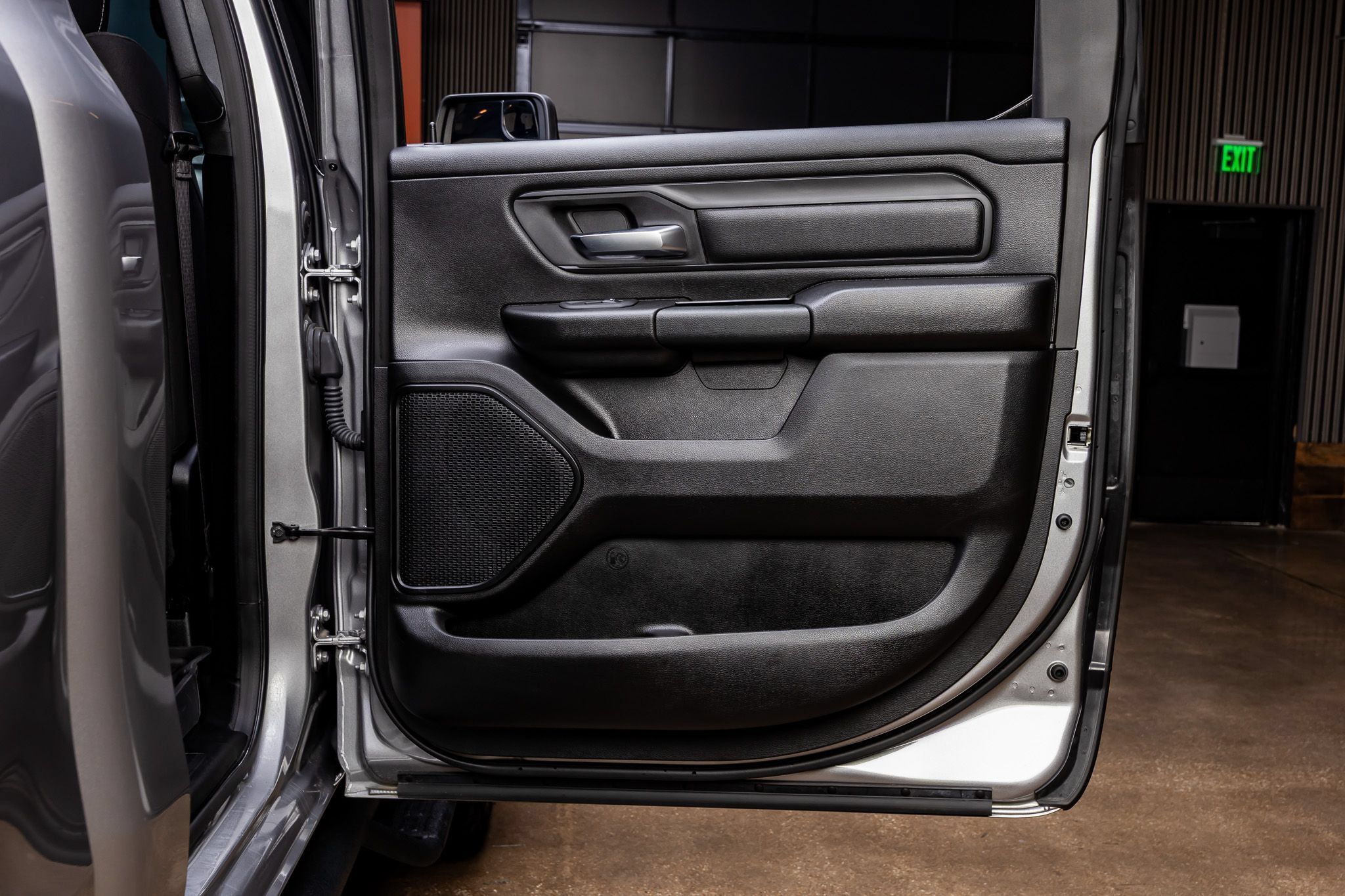 Used 2025 RAM 1500 Warlock AWD/4WD image 40