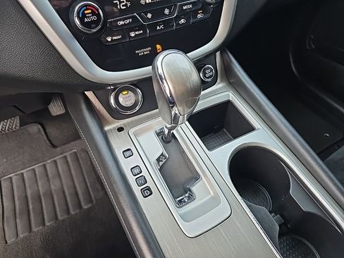 Used 2018 Nissan Murano SV image 17