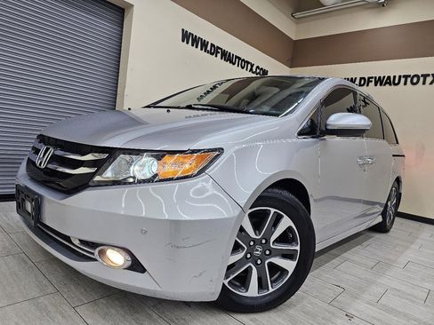Used 2015 Honda Odyssey Touring image 1