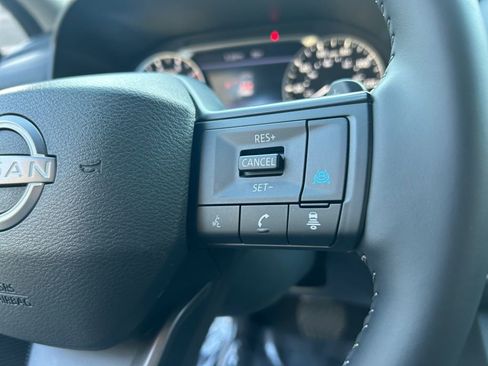 Used 2025 Nissan Rogue SV image 18