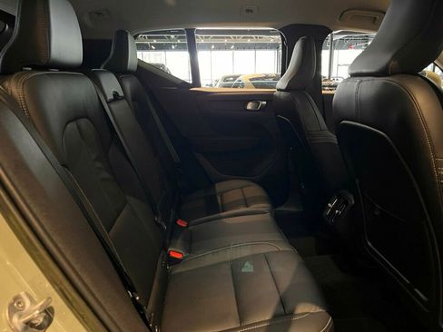Used 2024 Volvo XC40 B5 Core image 26