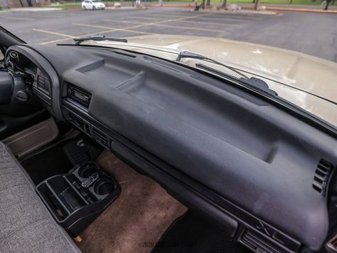 Used 1993 Ford F150 XL AWD/4WD image 61