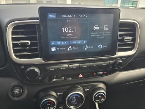 Used 2025 Hyundai Venue SEL FWD image 28