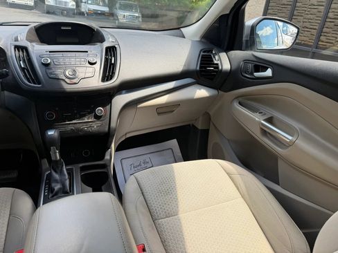 Used 2017 Ford Escape SE FWD image 14