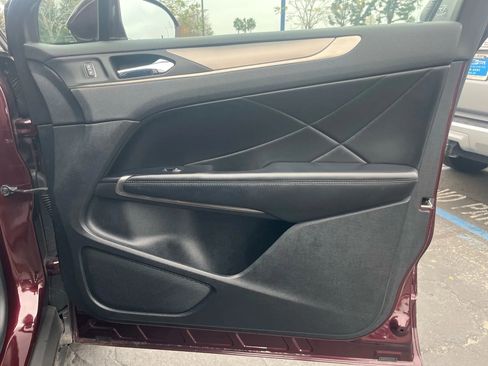 Used 2017 Lincoln MKC Select w/ Select Plus Package image 14