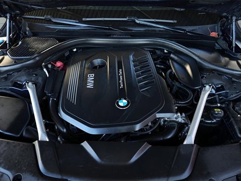 Used 2019 BMW 740i xDrive w/ Cold Weather Package image 12