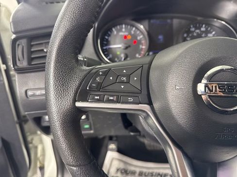 Used 2019 Nissan Rogue SV image 29