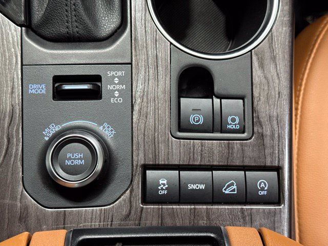 Used 2021 Toyota Highlander Platinum AWD/4WD image 24