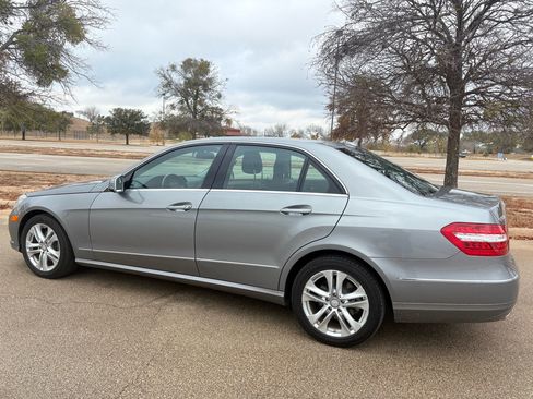 Used 2011 Mercedes-Benz E 350 Sedan image 3