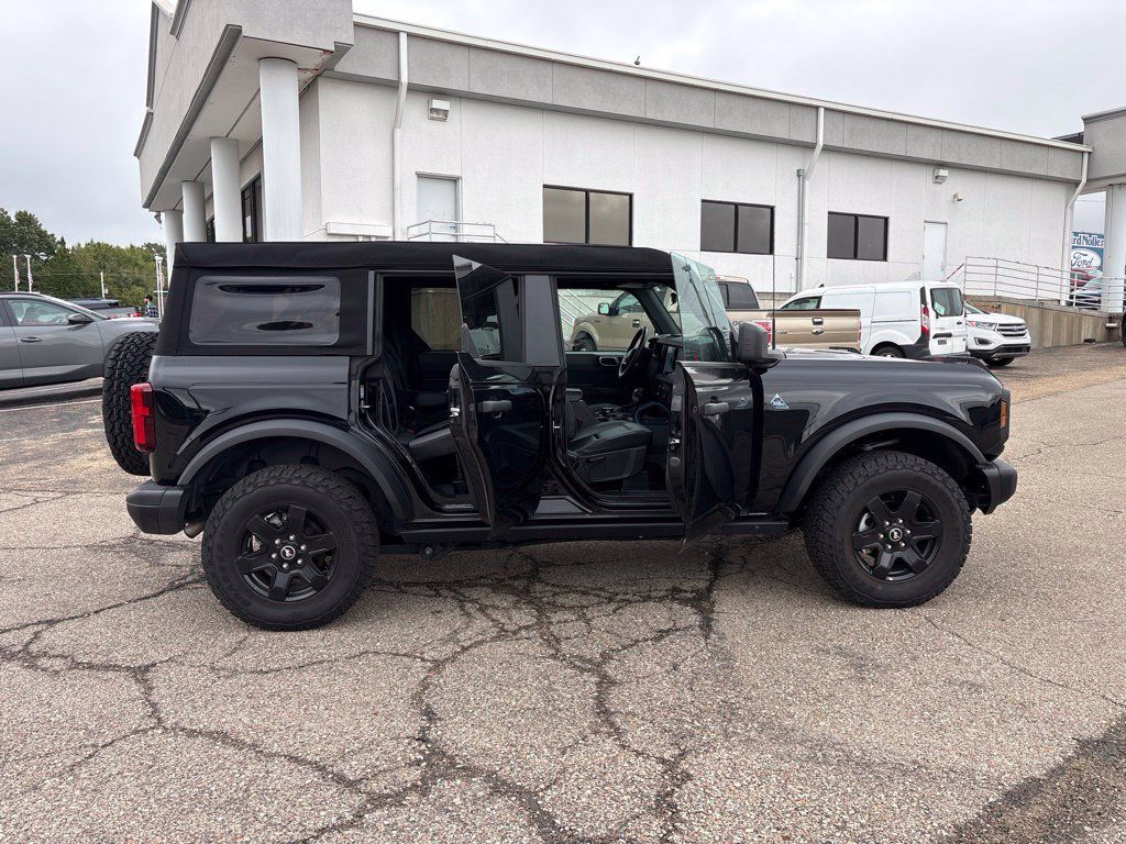 Used 2024 Ford Bronco Black Diamond AWD/4WD image 8