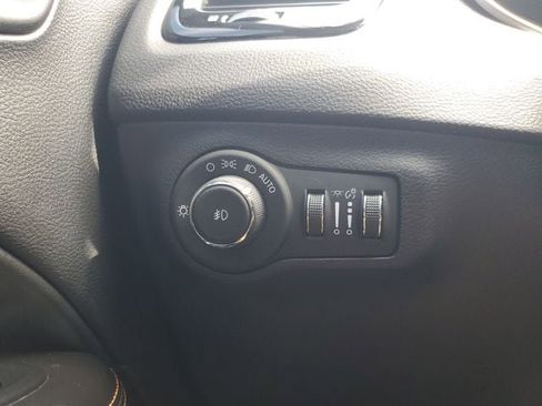 Certified 2018 Jeep Compass Limited w/ Navigation Group image 31