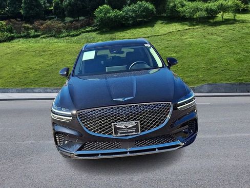 Used 2025 Genesis GV70 2.5T Advanced w/ Advanced Package image 3