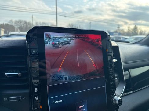 Used 2025 RAM 1500 Laramie w/ Night Edition image 17