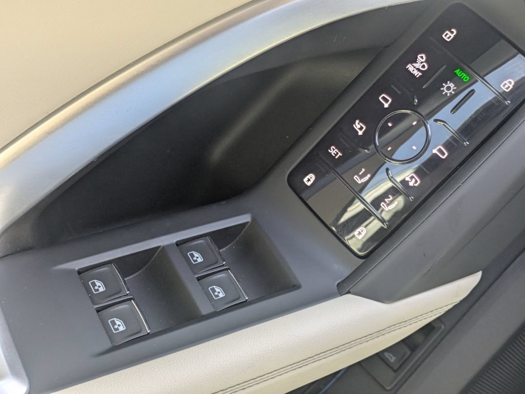 Used 2025 Audi Q5 Premium Plus w/ Premium Plus AWD/4WD image 40