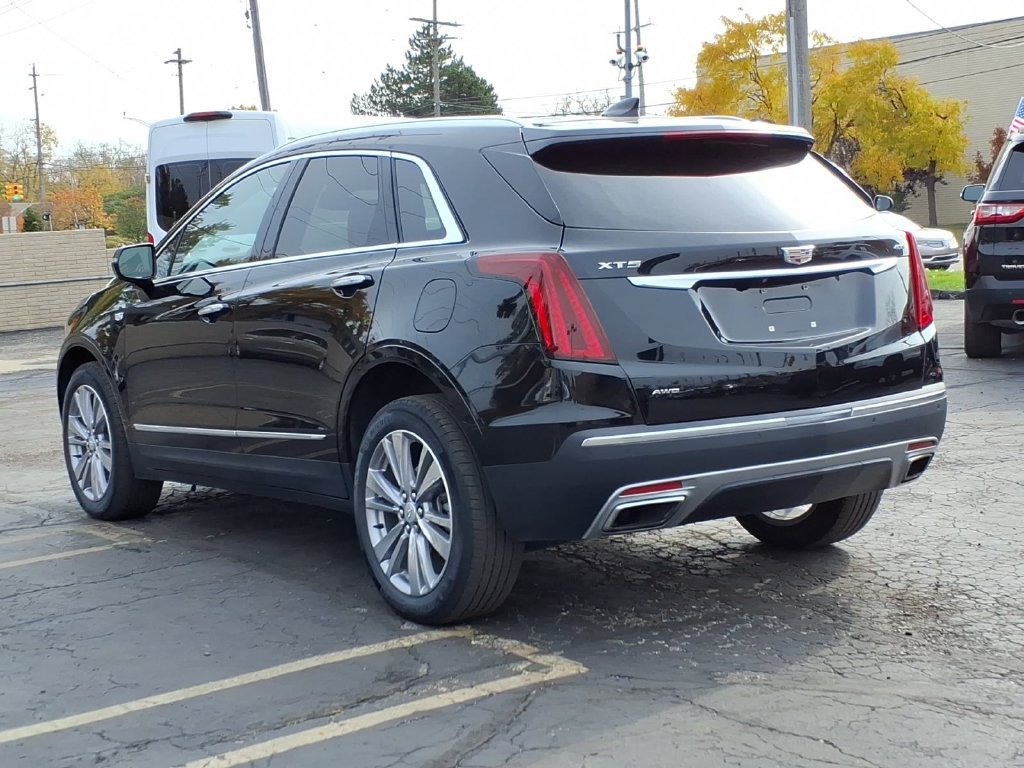 Used 2024 Cadillac XT5 Premium Luxury w/ LPO, Floor Liner Package AWD/4WD image 5