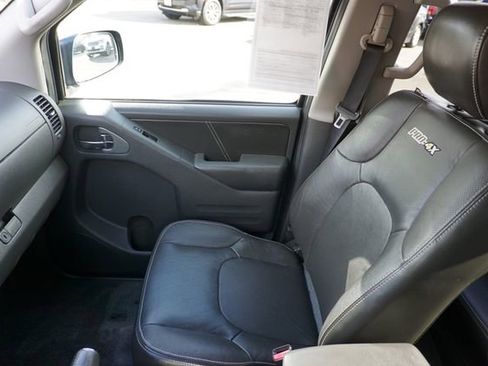 Used 2017 Nissan Frontier PRO-4X w/ Pro-4x Luxury Package image 31