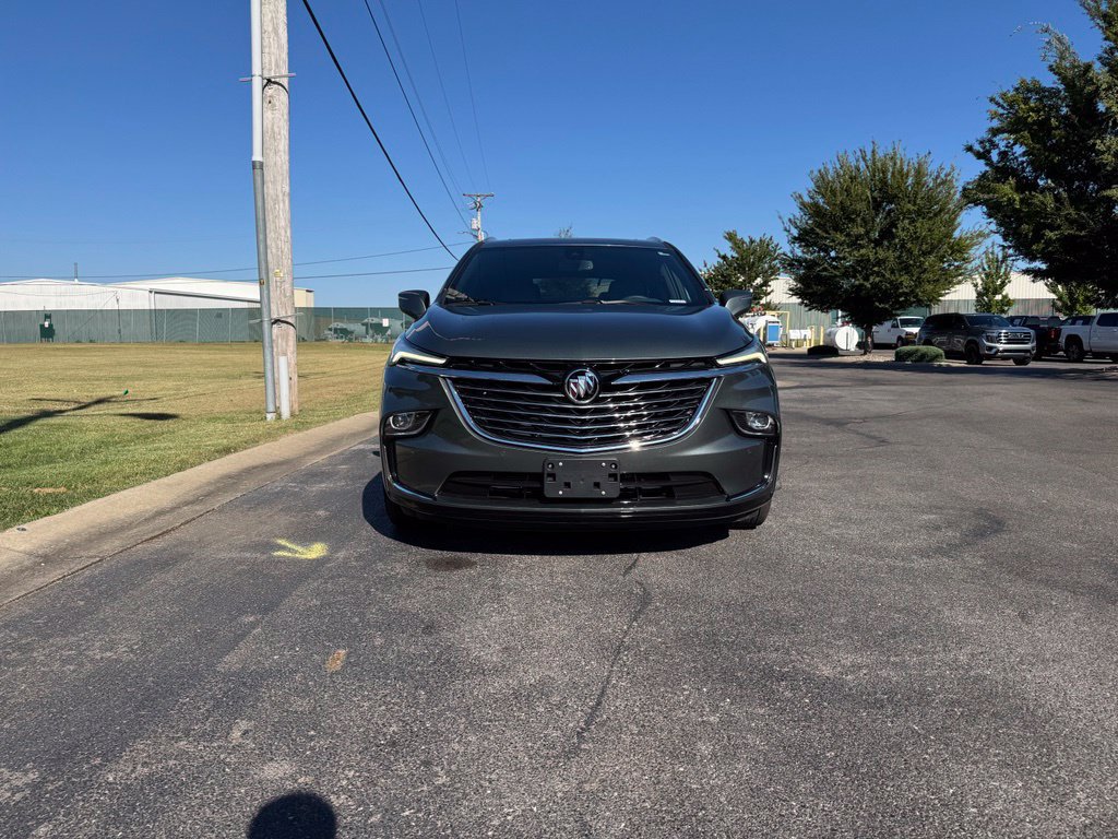 Used 2024 Buick Enclave Essence w/ Experience Buick Package FWD image 9