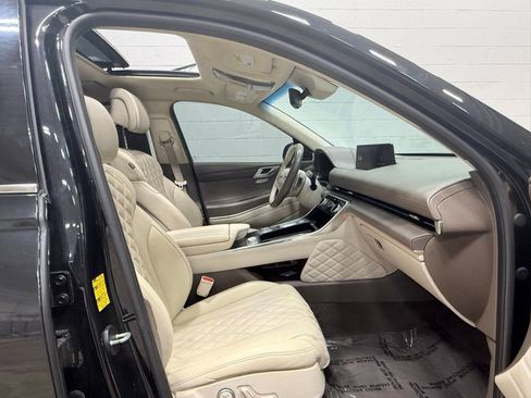 Used 2021 Genesis GV80 3.5T w/ Prestige Package 07 AWD/4WD image 37