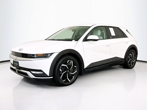 Used 2023 Hyundai Ioniq 5 SEL image 3