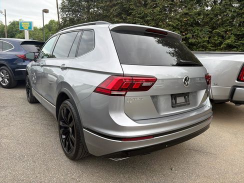 Used 2021 Volkswagen Tiguan SE R-Line AWD/4WD image 12