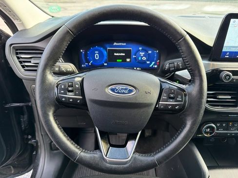 Used 2021 Ford Escape Titanium AWD/4WD image 15