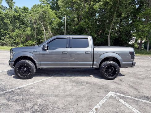 Used 2017 Ford F150 XLT w/ Equipment Group 302A Luxury AWD/4WD image 8