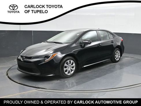Used 2026 Toyota Corolla LE FWD image 8