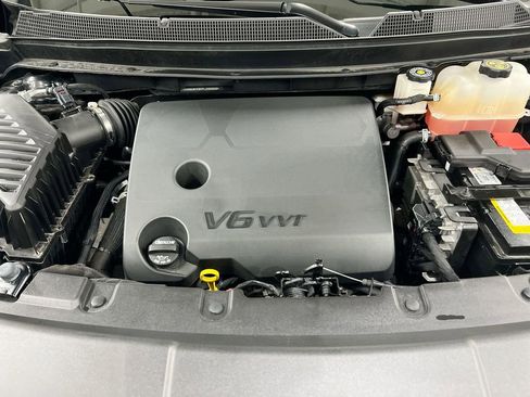 Used 2023 Chevrolet Traverse LS FWD image 25