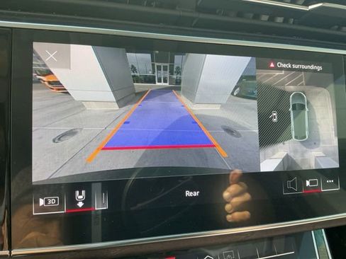 Used 2022 Audi Q8 Premium Plus image 20