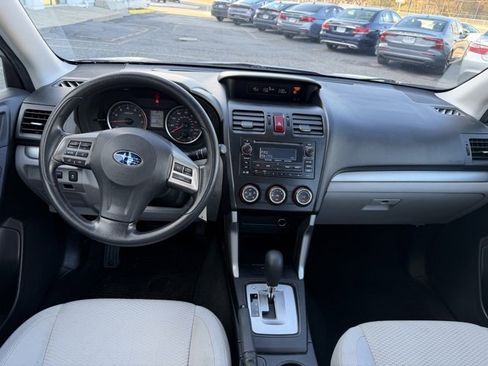 Used 2014 Subaru Forester 2.5i image 2