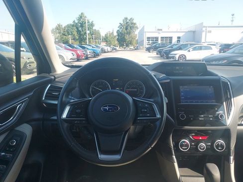 Used 2019 Subaru Forester Premium AWD/4WD image 10