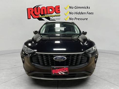 Used 2024 Ford Escape Platinum AWD/4WD image 9
