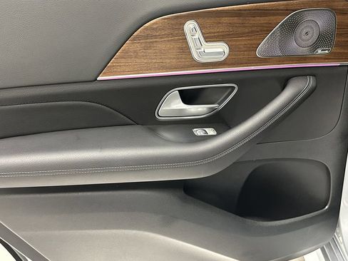 Certified 2025 Mercedes-Benz GLS 450 4MATIC image 25
