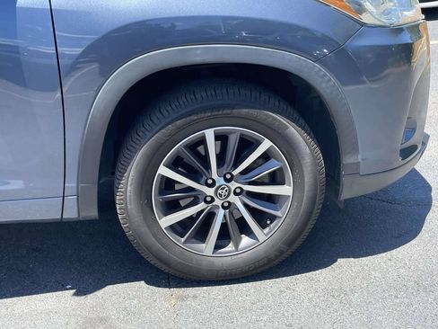 Used 2017 Toyota Highlander XLE FWD image 10