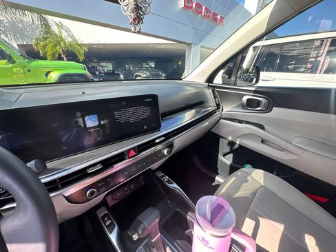 Used 2025 Kia Sorento S w/ Panoramic Sunroof Package FWD image 9