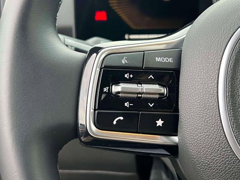 Used 2025 Kia Sorento S image 20