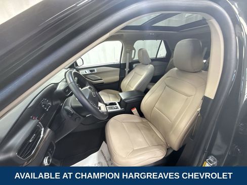 Used 2023 Ford Explorer Limited w/ Limited Technology Package image 26