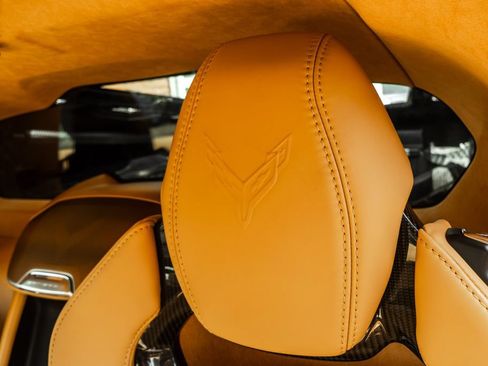 Used 2022 Chevrolet Corvette Stingray Premium Cpe w/ Z51 Performance Package RWD image 7