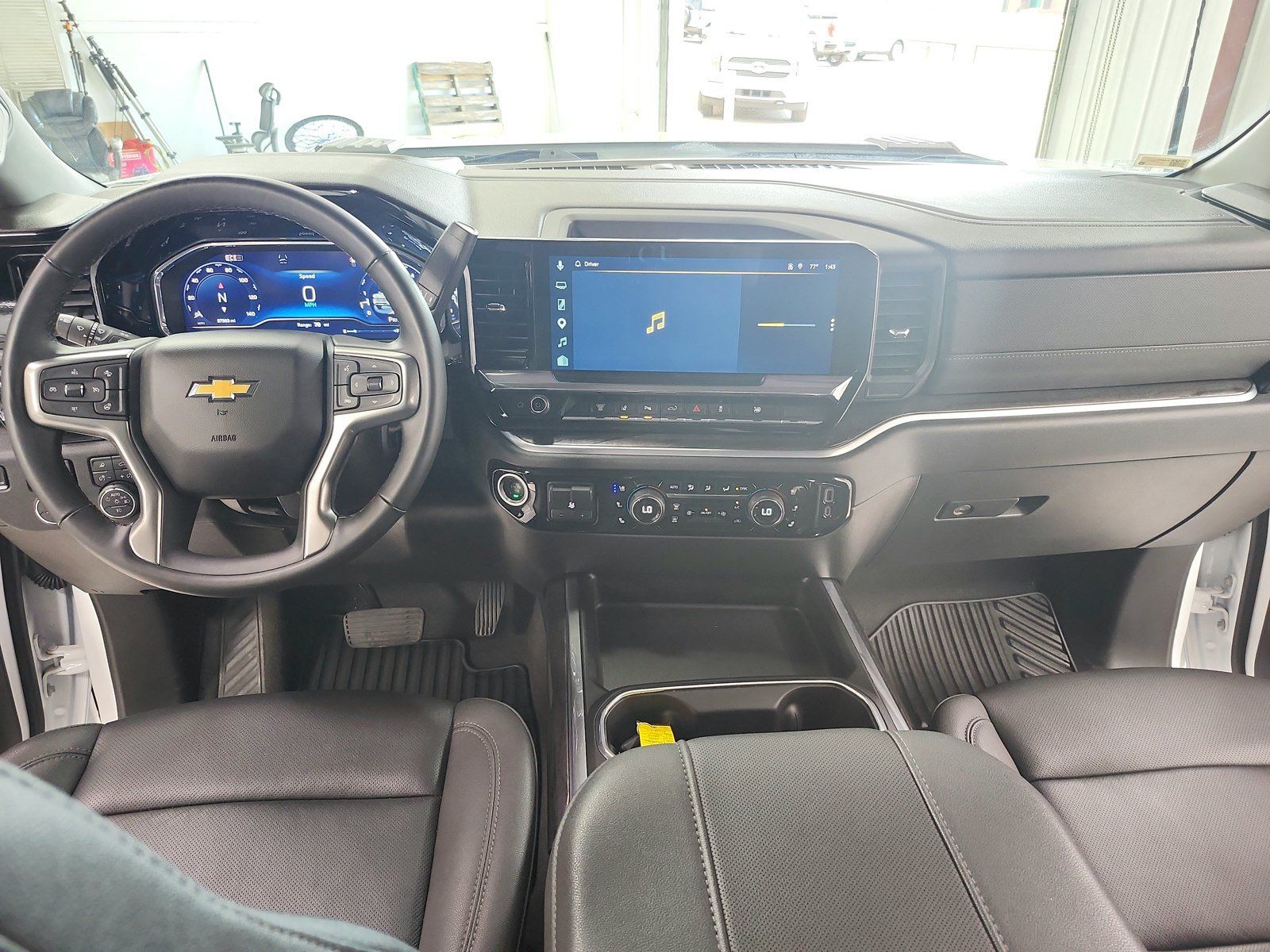 Used 2025 Chevrolet Silverado 2500 LTZ w/ LTZ Convenience Package AWD/4WD image 26