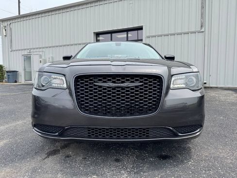 Used 2023 Chrysler 300 Touring w/ Sport Appearance Package RWD image 2